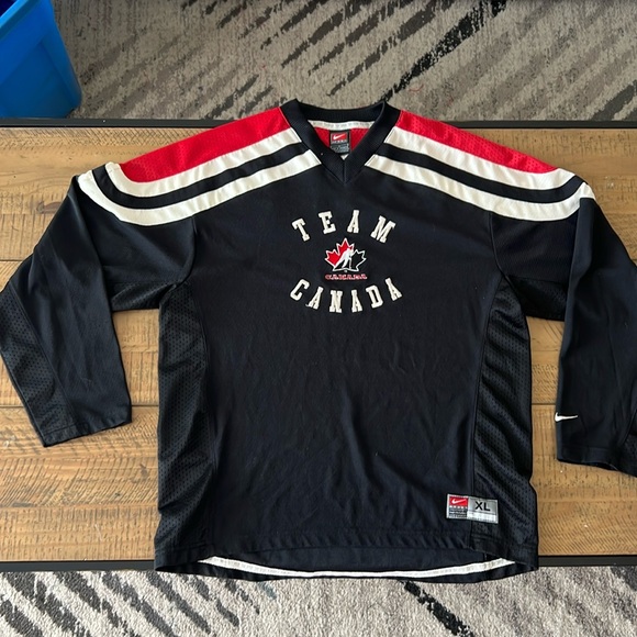 Team Canada Jersey - Youth XL - Picture 1 of 11